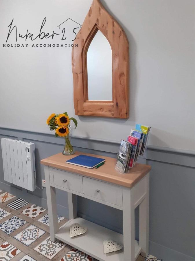 Number 25 Self Catering Apartments Ederney Ardess Eksteriør billede