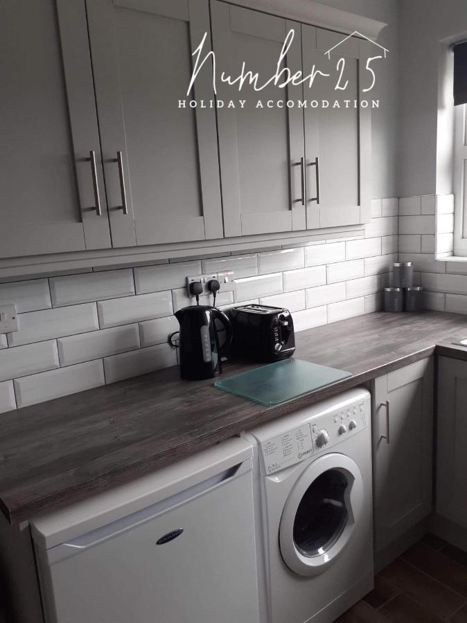 Number 25 Self Catering Apartments Ederney Ardess Eksteriør billede